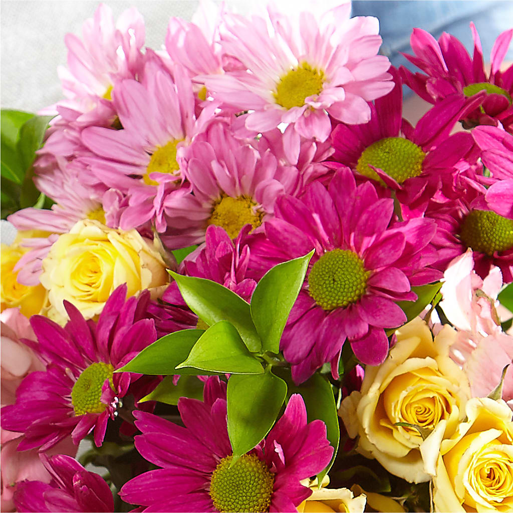Florist Original Mixed Bouquet – MC INERNEY'S FLOWER SHOP & GREENHOUSE, Middletown CT