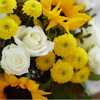 Luminous Morning Bouquet – MC INERNEY'S FLOWER SHOP & GREENHOUSE, Middletown CT