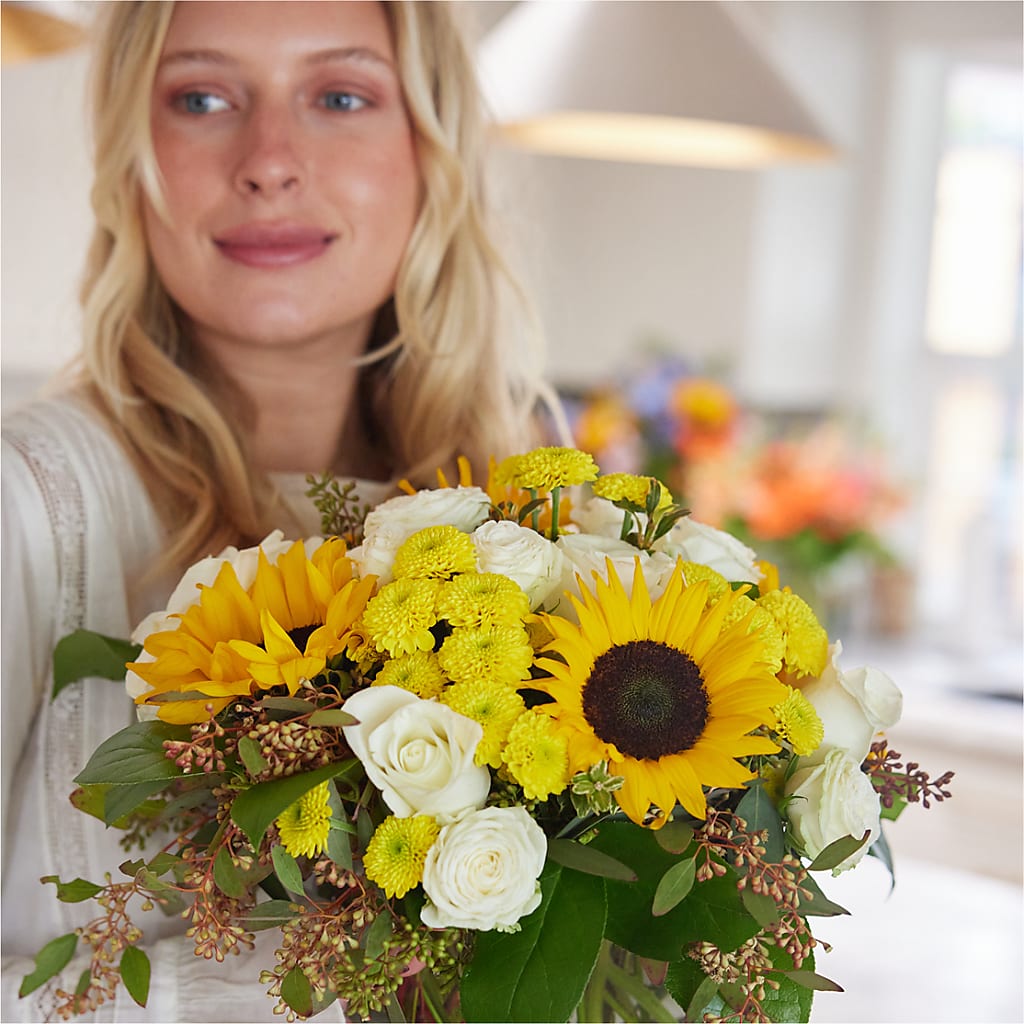 Luminous Morning Bouquet – MC INERNEY'S FLOWER SHOP & GREENHOUSE, Middletown CT